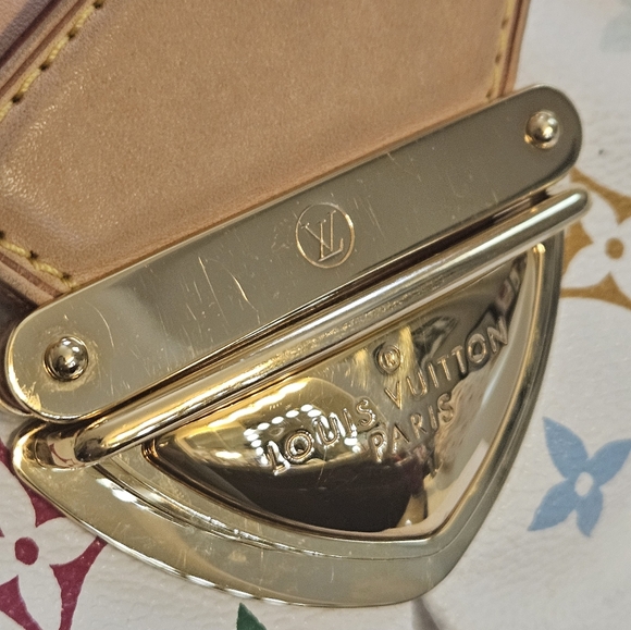 Louis Vuitton Ursula Shoulder Bag - Picture 5 of 14